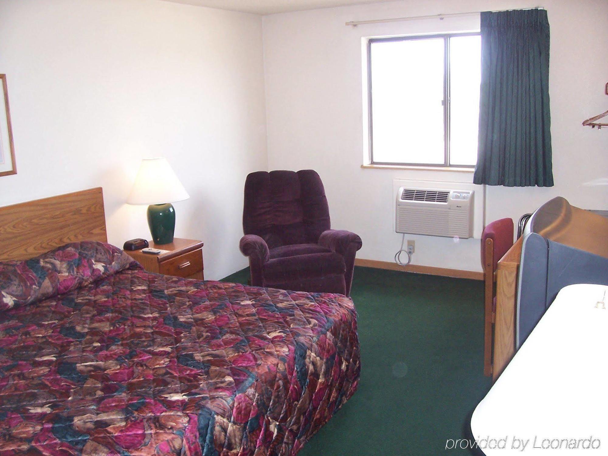 Le Mars Inn And Suites Стая снимка