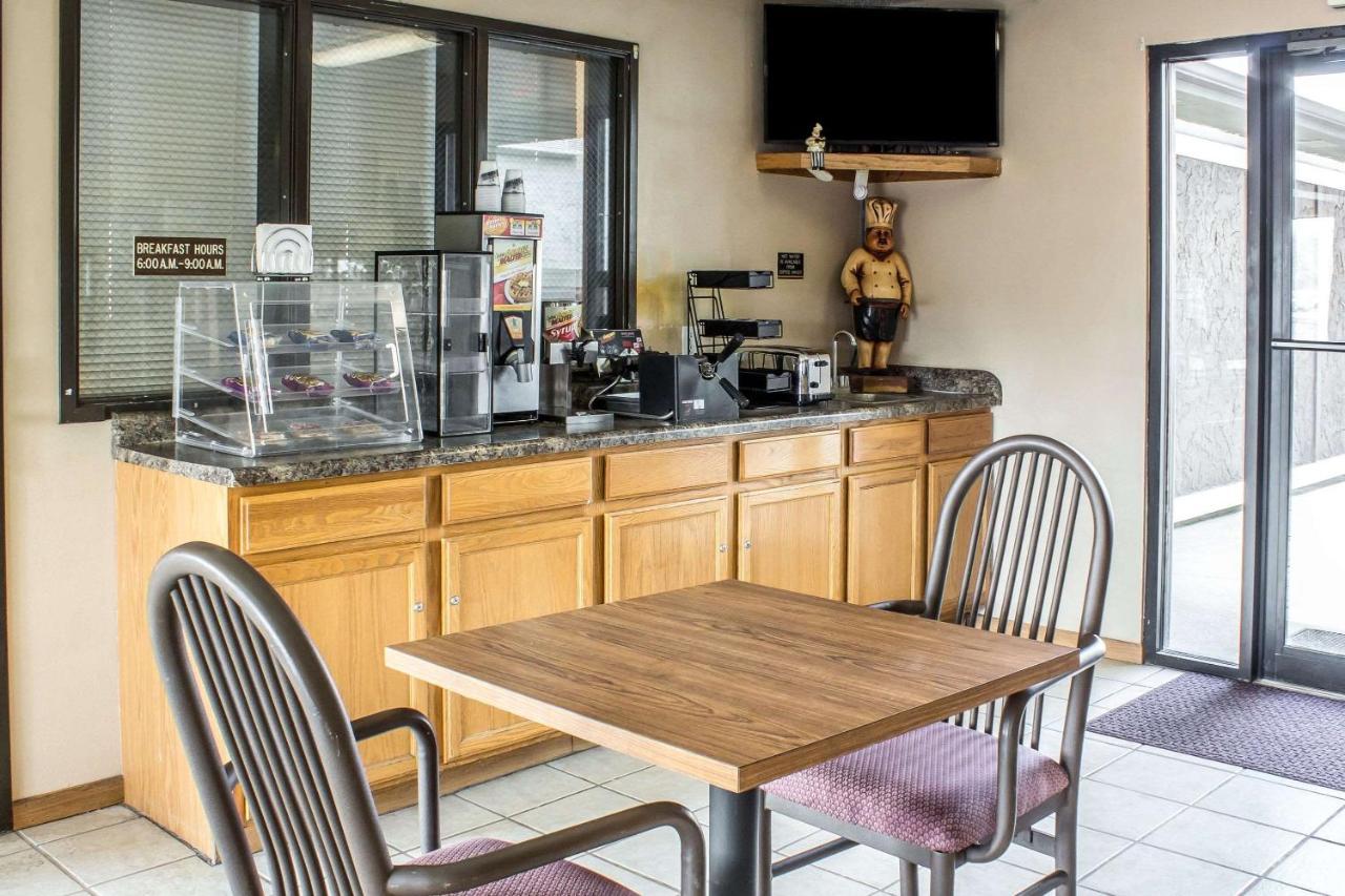 Le Mars Inn And Suites Екстериор снимка