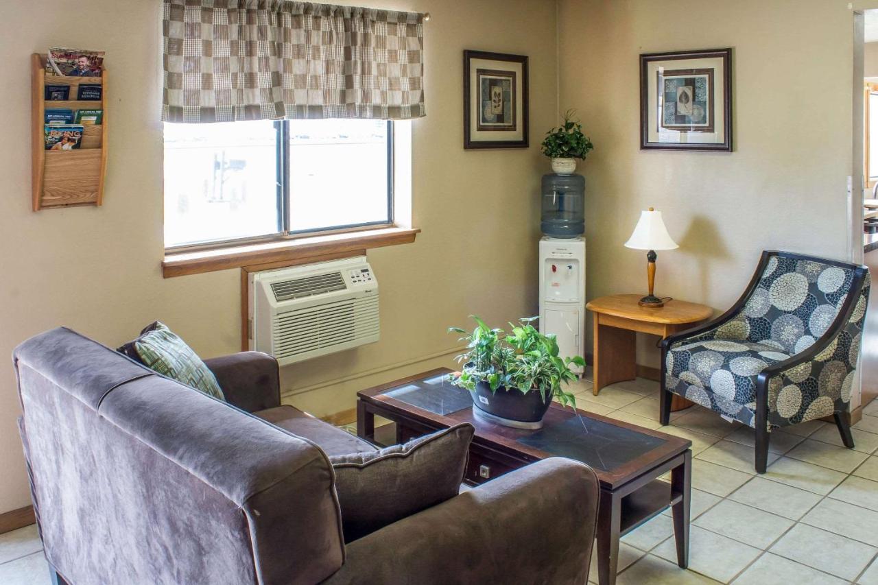 Le Mars Inn And Suites Екстериор снимка
