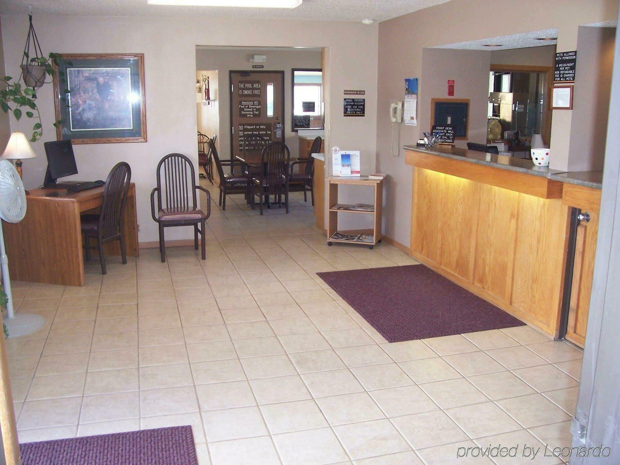 Le Mars Inn And Suites Интериор снимка