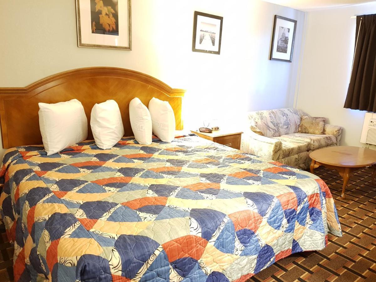 Le Mars Inn And Suites Екстериор снимка