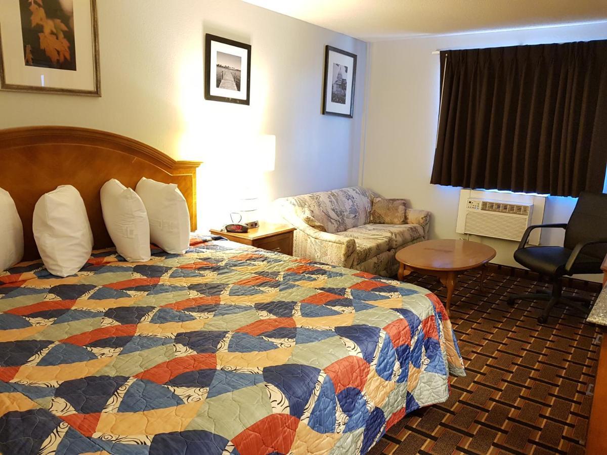 Le Mars Inn And Suites Екстериор снимка