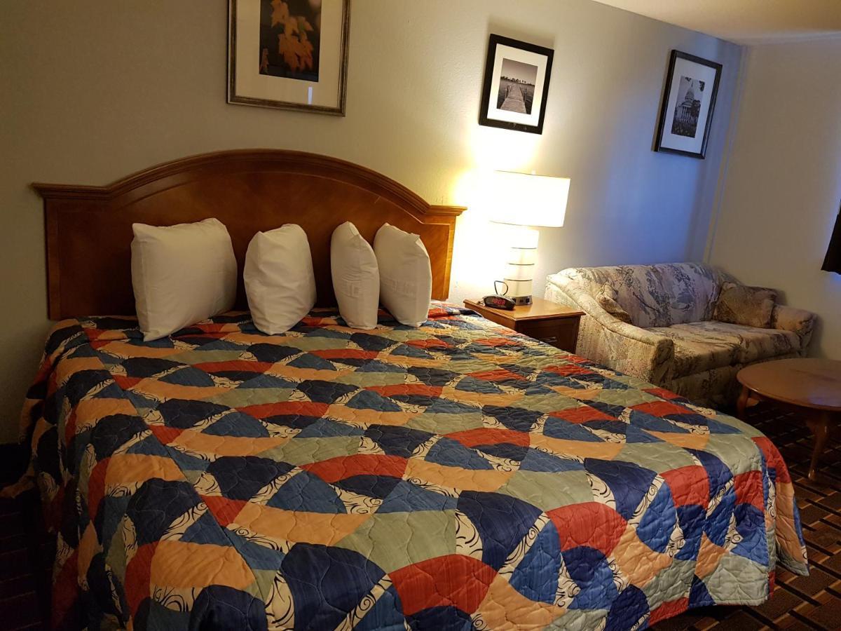 Le Mars Inn And Suites Екстериор снимка