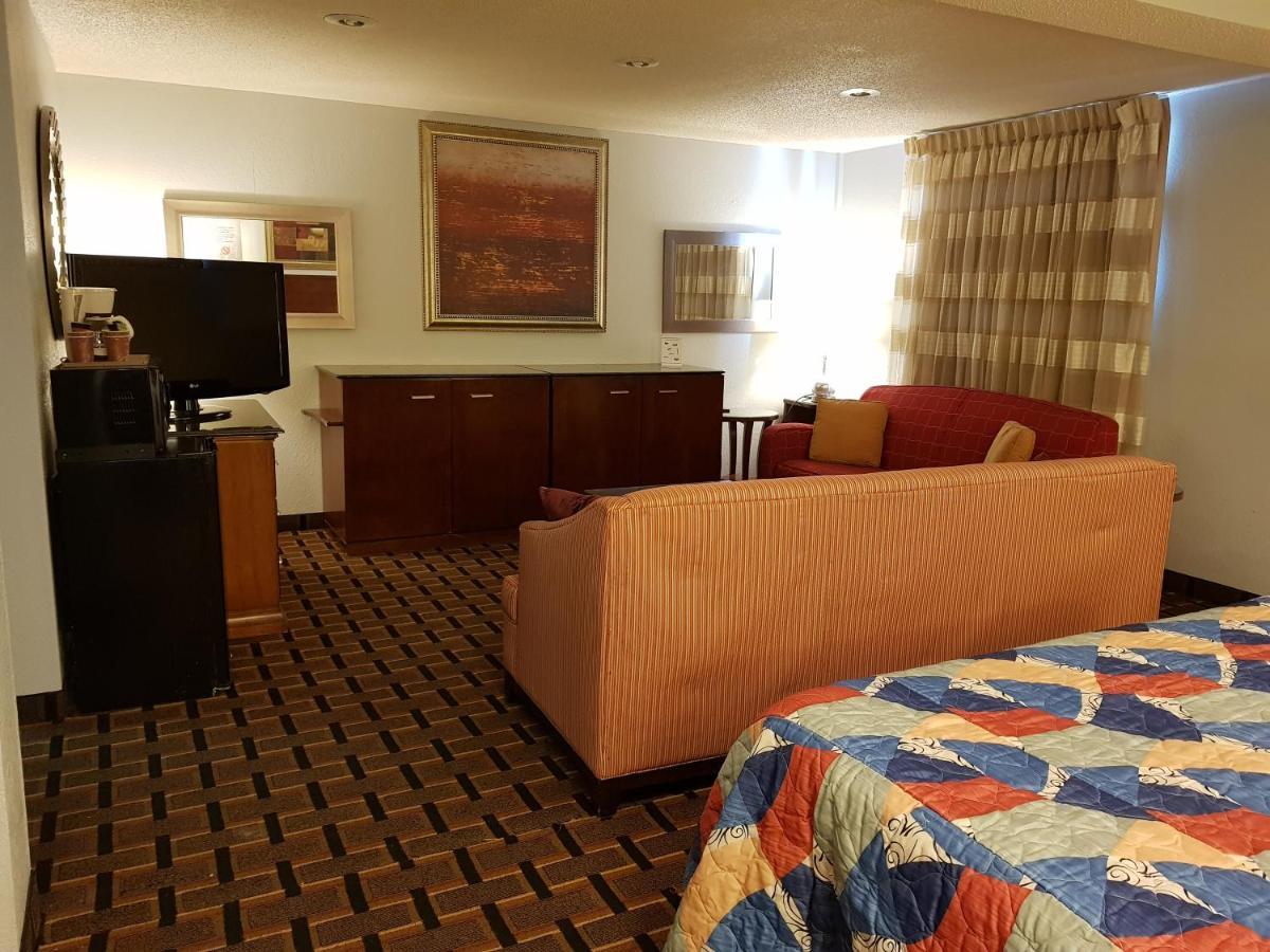 Le Mars Inn And Suites Екстериор снимка